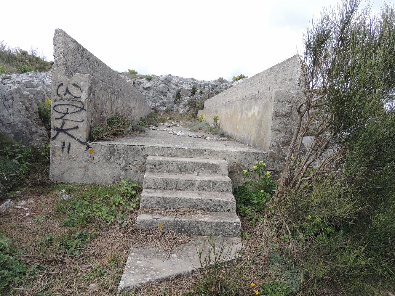 CAUME-DSCN0700 le ruines De l'Armee.JPG -           